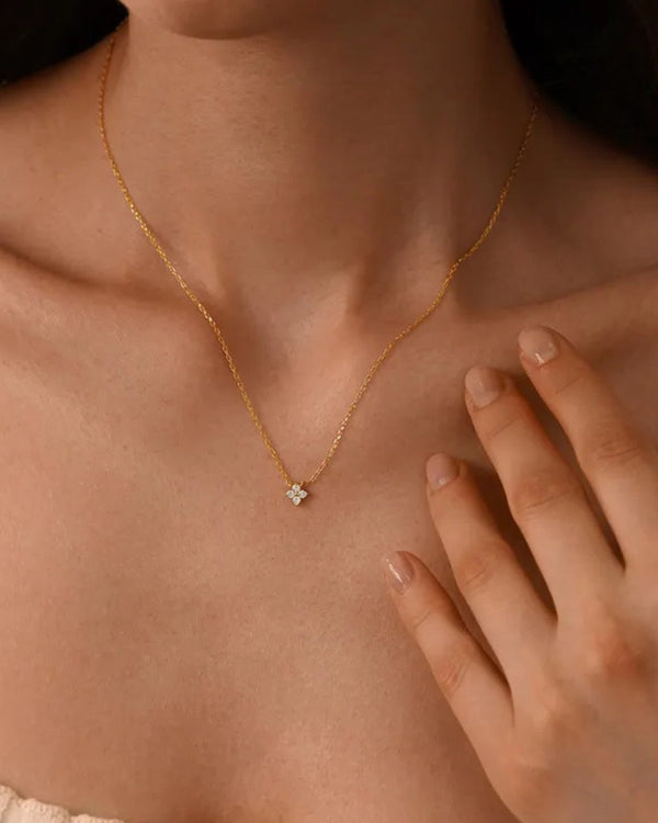 Elegant tiny flowers dainty necklace with zircon pendant in gold and silver